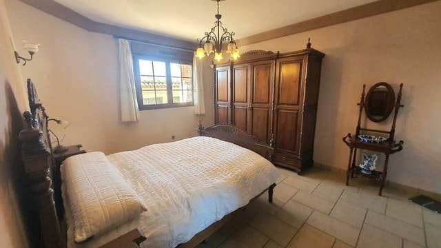 5 sypialnia Willa na sprzedaż w Arriate z basenem garażem - 375 000 € (Ref: 9842001)