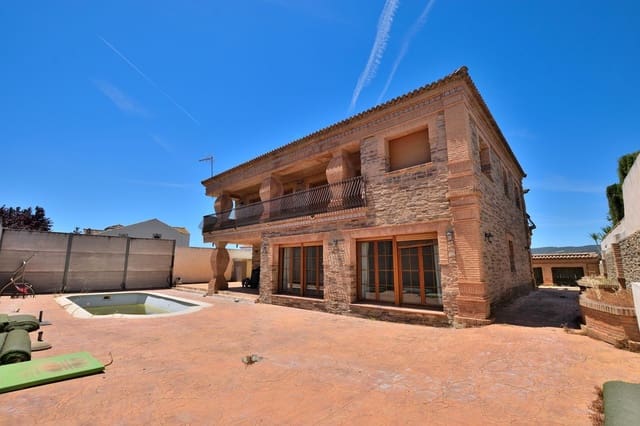 5 soveværelse Villa til salg i Arriate med swimmingpool garage - € 375.000 (Ref: 9842001)