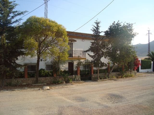 6 camera da letto Finca/Casa di Campagna in vendita in Ronda con piscina garage - 199.000 € (Rif: 9854860)
