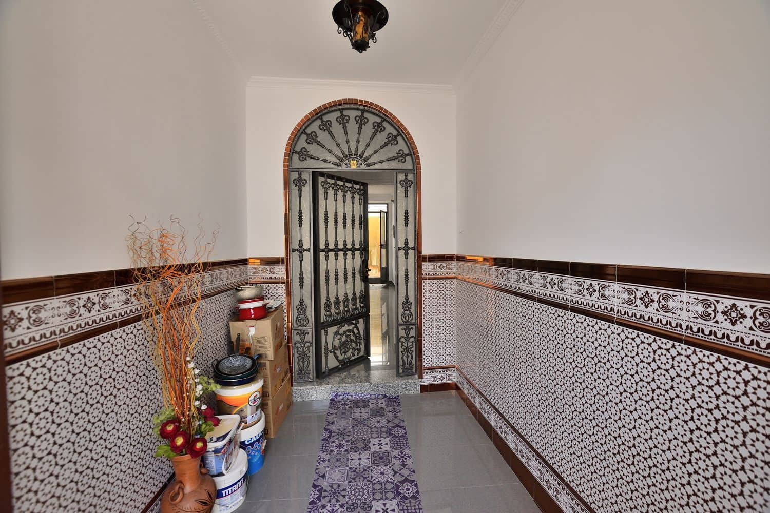 5 bedroom Townhouse for sale in Olvera with garage - € 125,000 (Ref: 9863995)