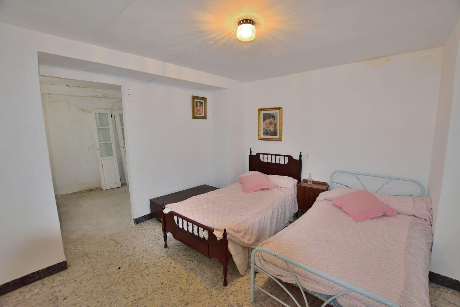 12 bedroom Townhouse for sale in Canete la Real with garage - € 110,000 (Ref: 9863996)