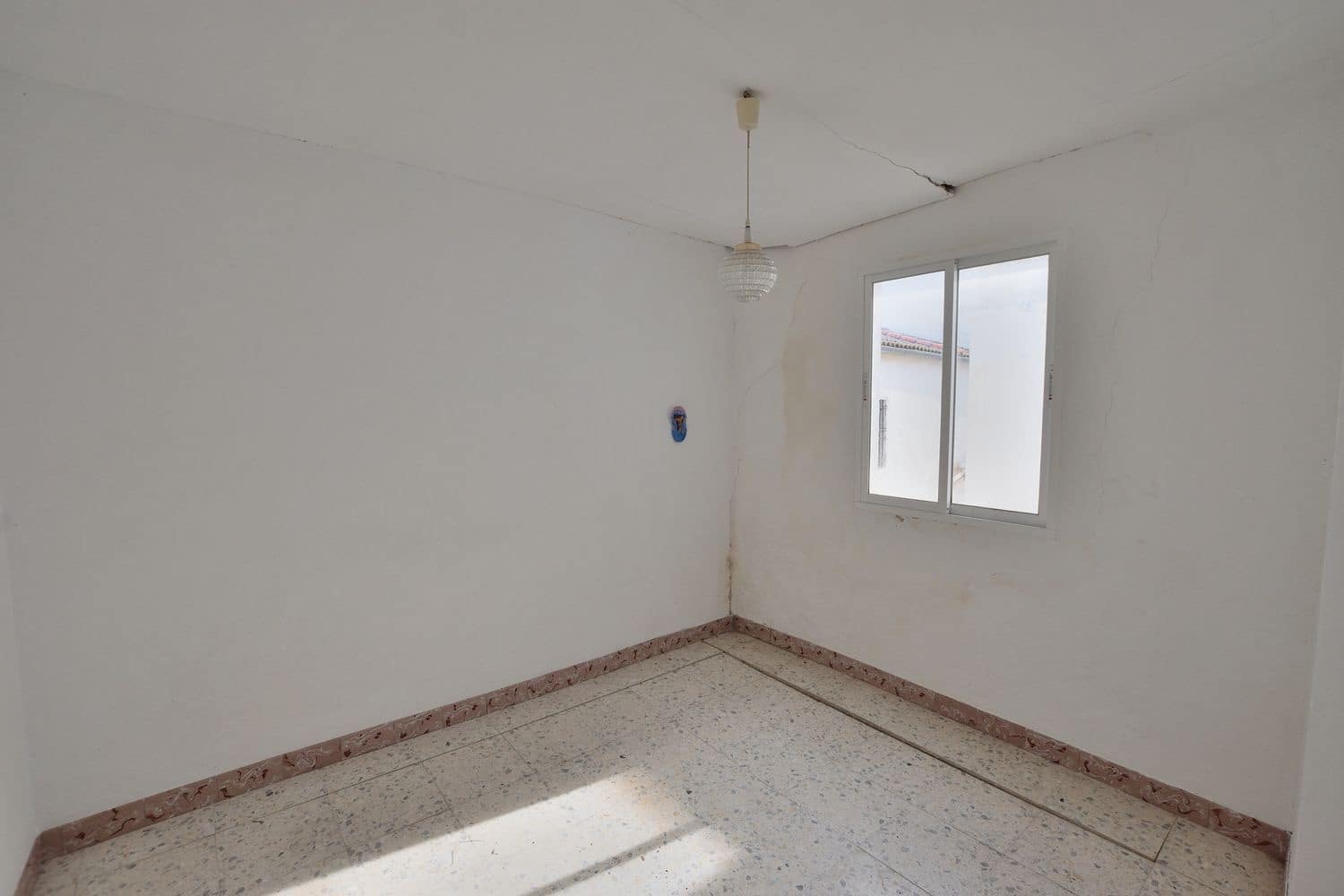 12 bedroom Townhouse for sale in Canete la Real with garage - € 110,000 (Ref: 9863996)