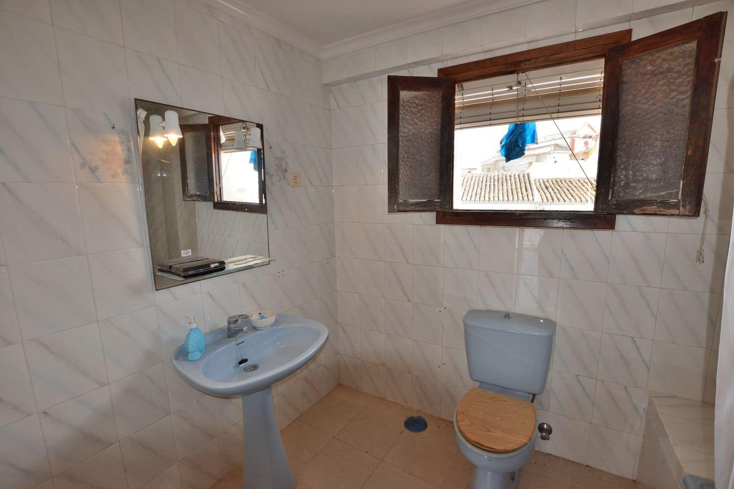 12 bedroom Townhouse for sale in Canete la Real with garage - € 110,000 (Ref: 9863996)
