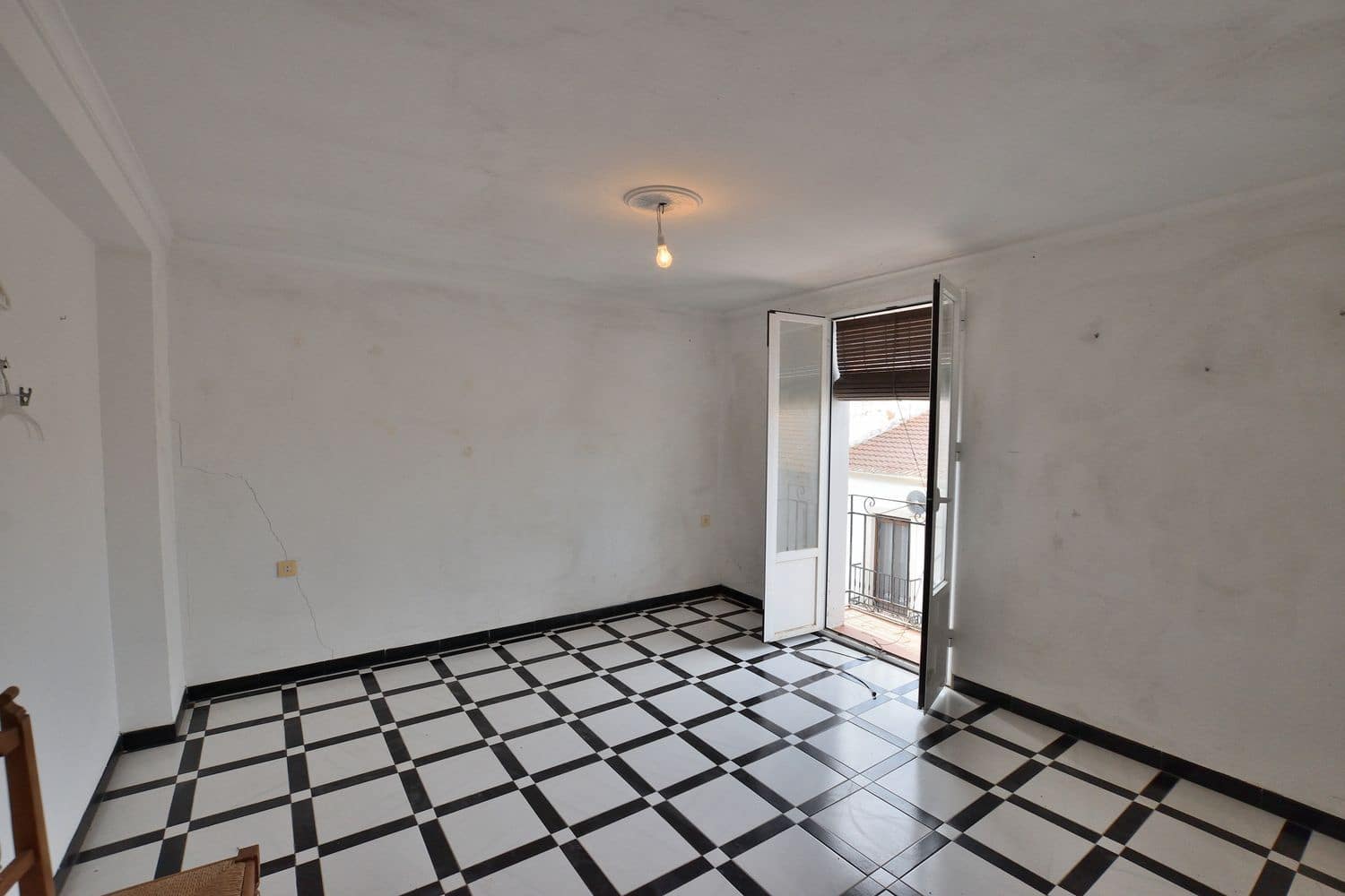 12 bedroom Townhouse for sale in Canete la Real with garage - € 110,000 (Ref: 9863996)