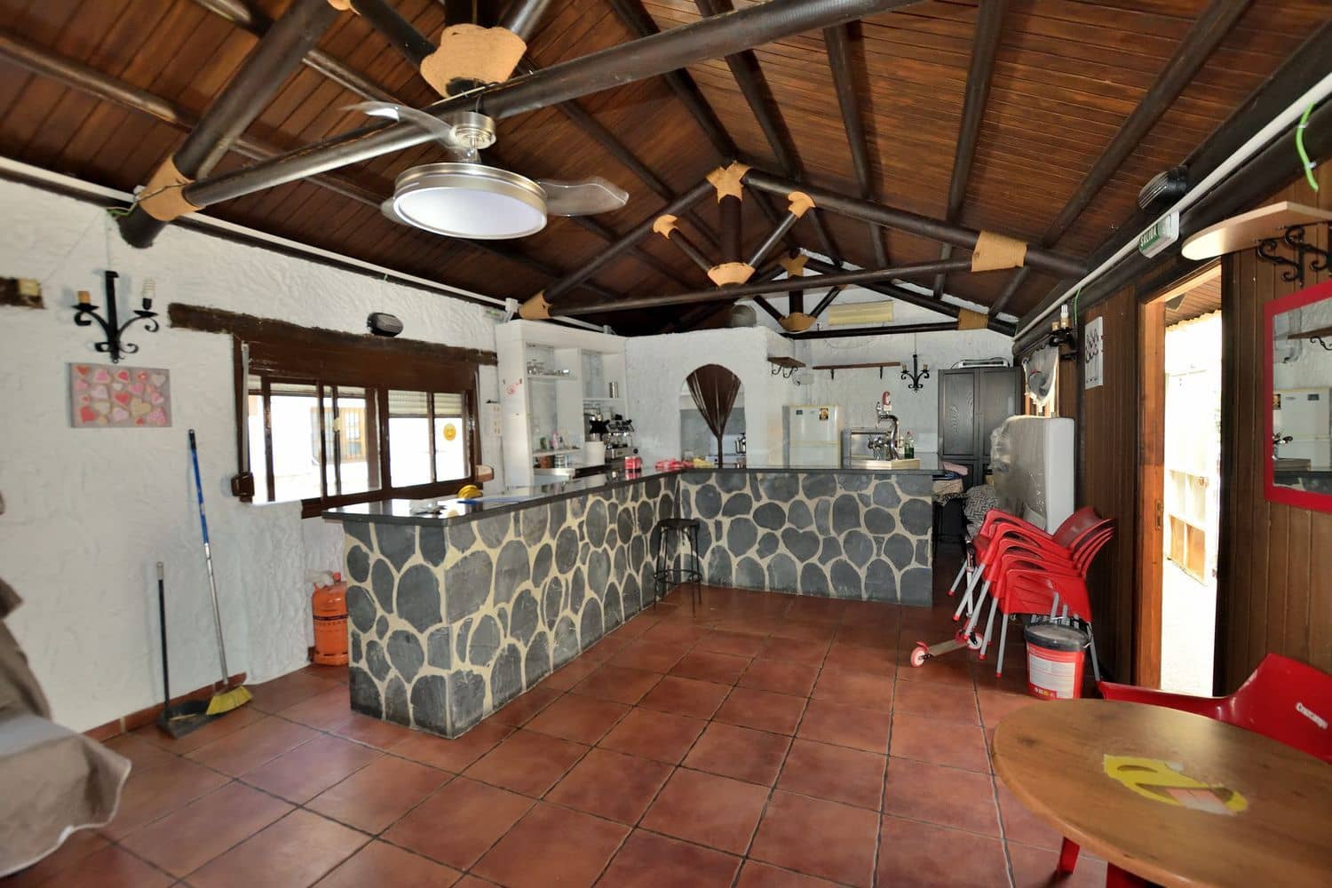 Commercial for sale in Igualeja - € 205,000 (Ref: 9950959)