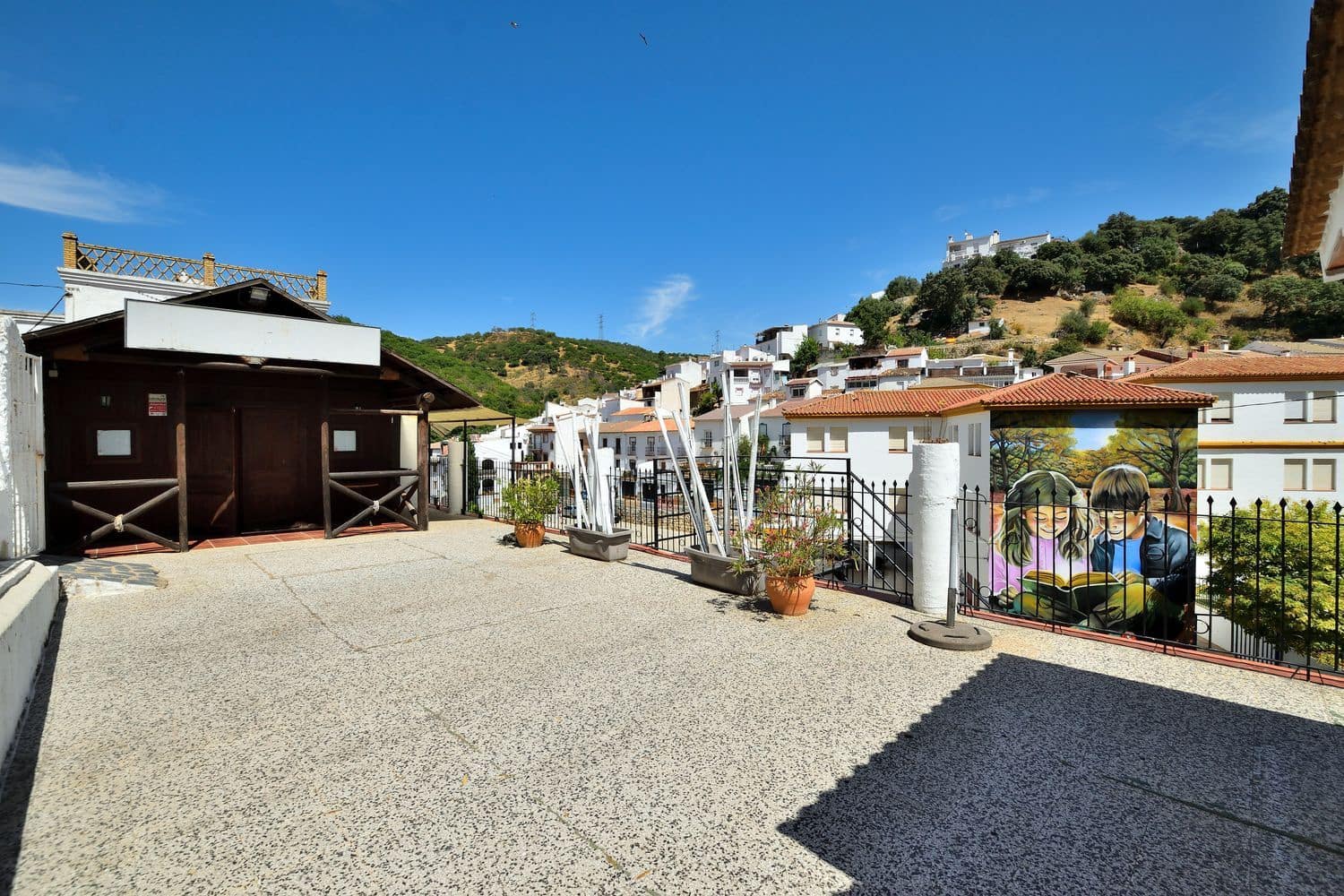 Commercial for sale in Igualeja - € 205,000 (Ref: 9950959)