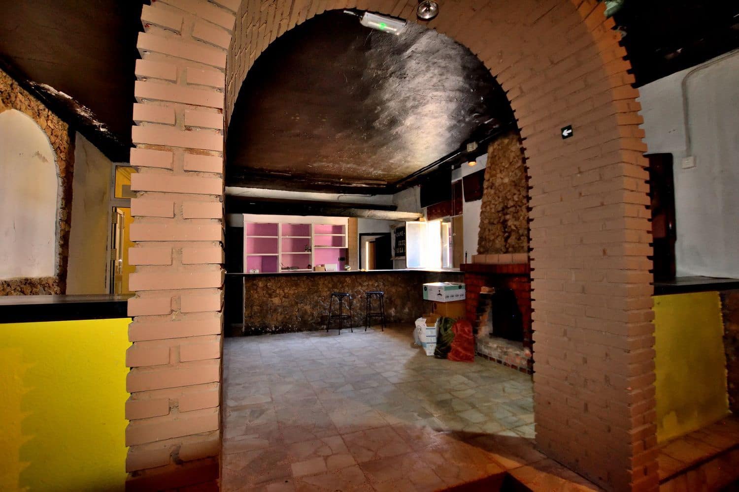 Commercial for sale in Igualeja - € 205,000 (Ref: 9950959)