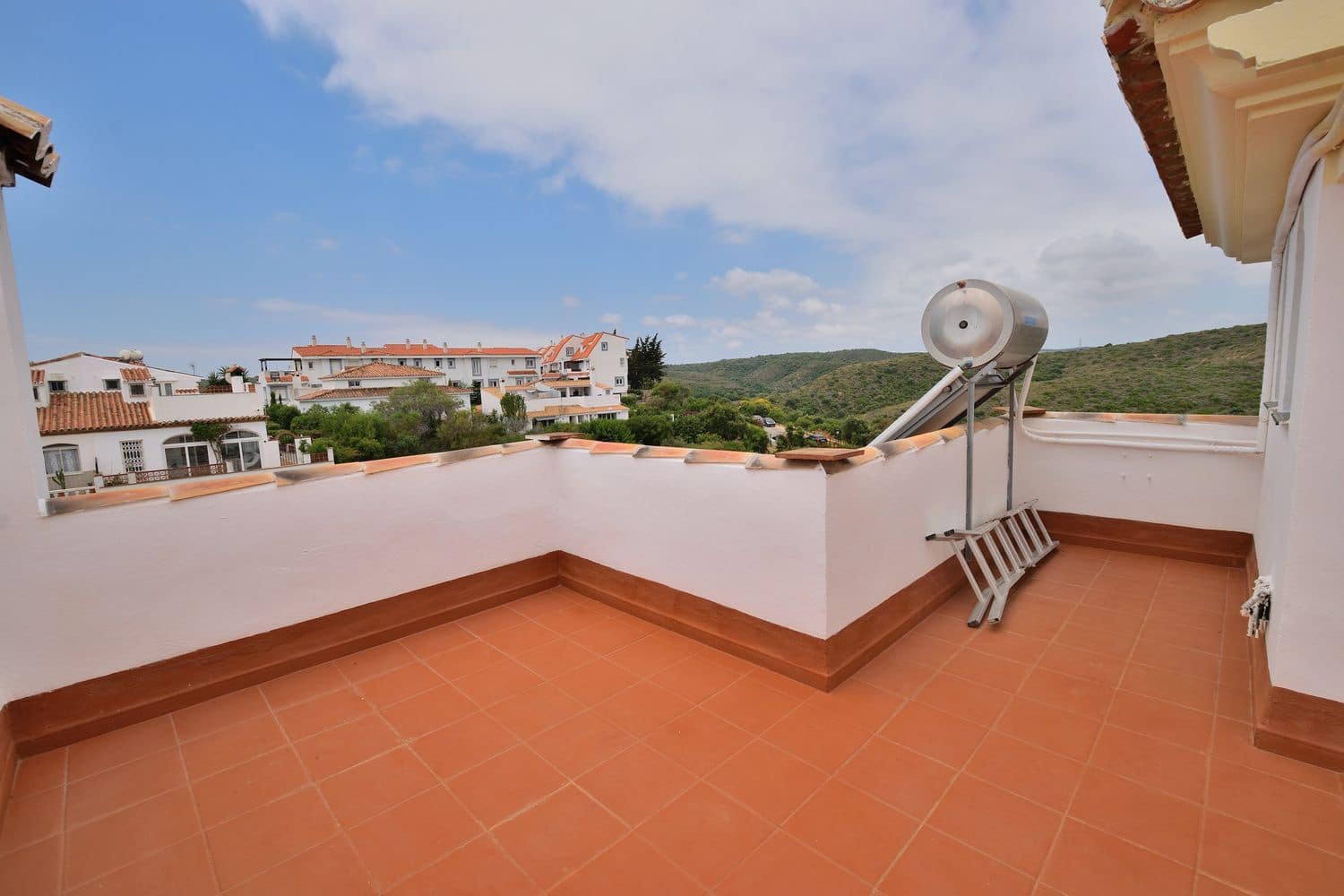 5 Zimmer Haus zu verkaufen in Manilva mit Pool Garage - 445.000 € (Ref: 9953654)
