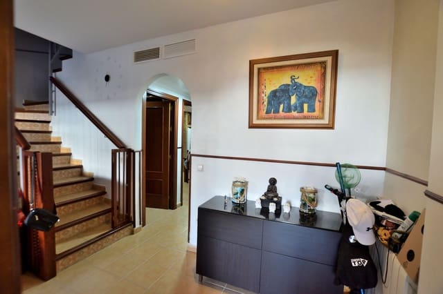 4 soveværelse Byhus til salg i Ronda med garage - € 260.000 (Ref: 9953656)