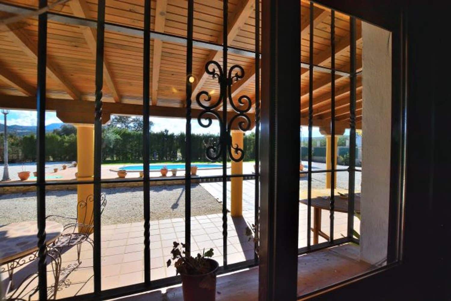2 soveværelse Finca/Landehus til salg i Ronda med swimmingpool garage - € 425.000 (Ref: 9974548)