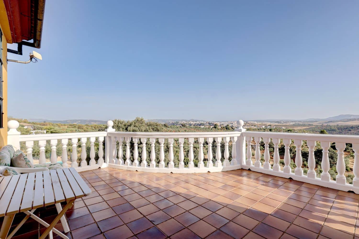 6 soveværelse Finca/Landehus til salg i Ronda med swimmingpool garage - € 530.000 (Ref: 9976683)