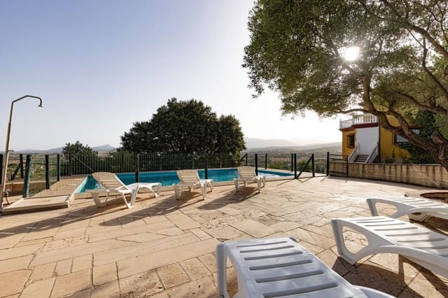6 soveværelse Finca/Landehus til salg i Ronda med swimmingpool garage - € 530.000 (Ref: 9976683)