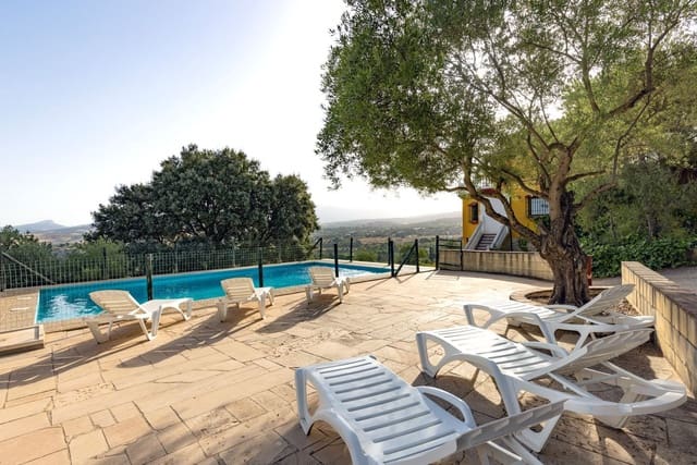 6 soveværelse Finca/Landehus til salg i Ronda med swimmingpool garage - € 530.000 (Ref: 9976683)