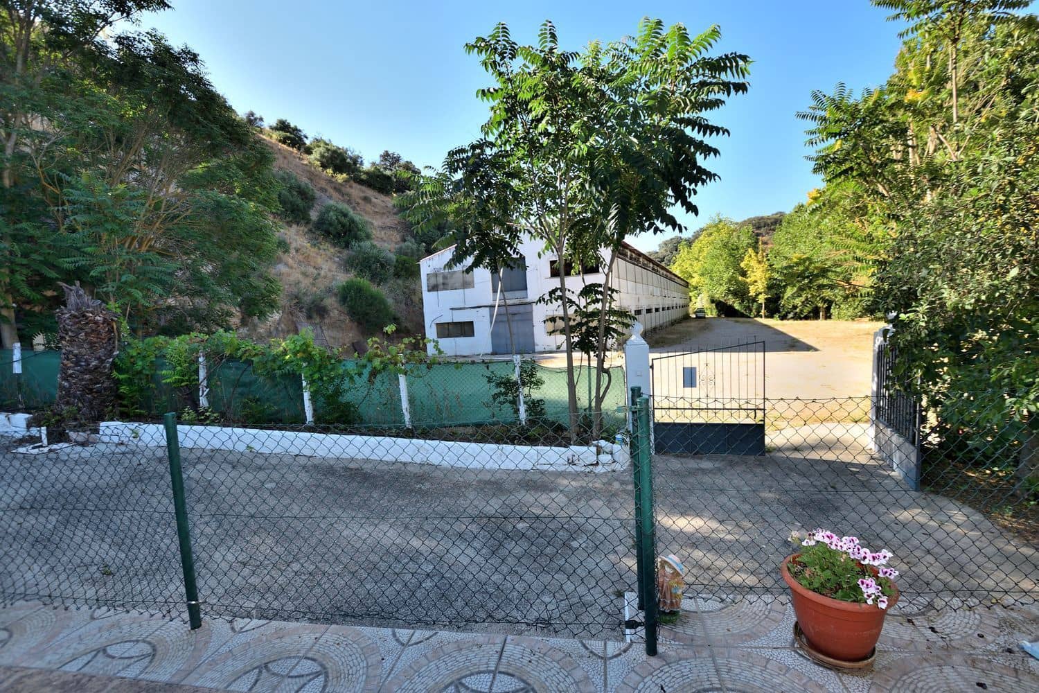 2 bedroom Finca/Country House for sale in Arriate with garage - € 699,000 (Ref: 9981678)