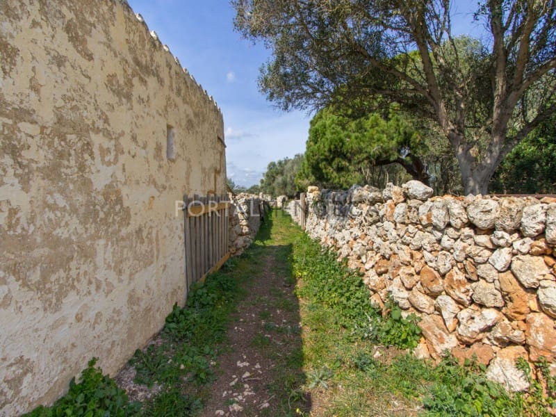 5 slaapkamer Finca/Landhuis te koop in Es Castell - € 1.950.000 (Ref: 8421622)