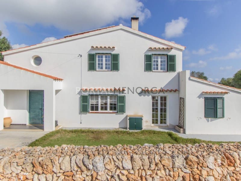 5 bedroom Villa for sale in Trebaluger with garage - € 720,000 (Ref: 8926888)