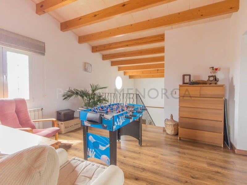 5 bedroom Villa for sale in Trebaluger with garage - € 720,000 (Ref: 8926888)