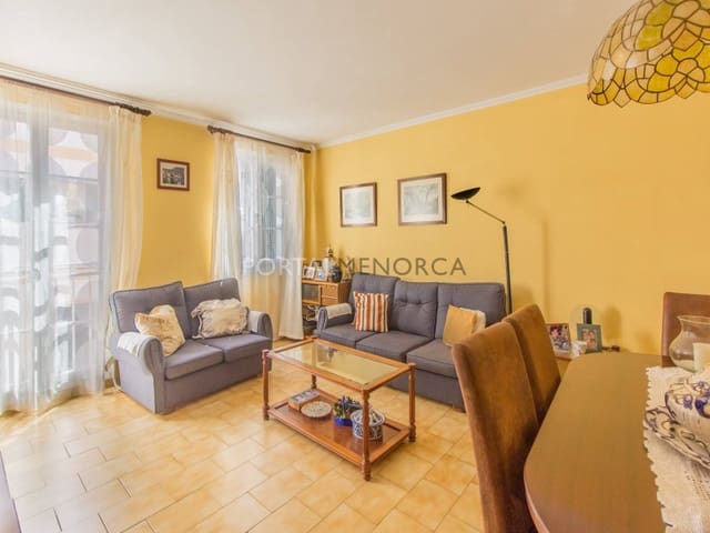 3 makuuhuone Asunto myytävänä paikassa Es Castell - 425 500 € (Ref: 9082242)
