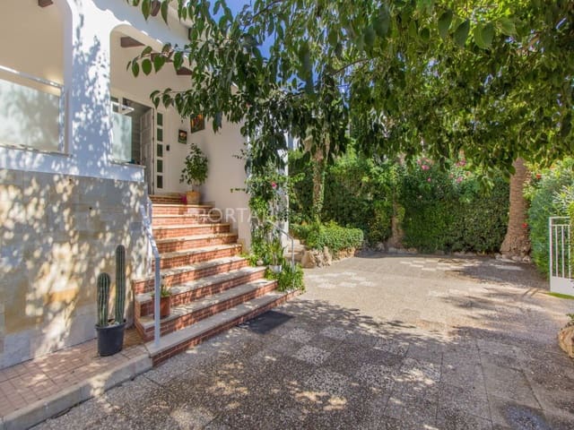 4 soveværelse Villa til salg i Arenal d'en Castell, Es Mercadal - € 990.000 (Ref: 9228869)