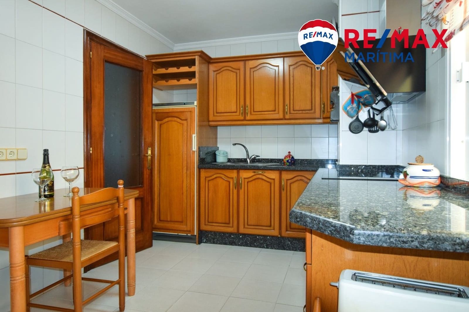 3 soveværelse Lejlighed til leje i Estepona med garage - € 1.950 (Ref: 9065282)