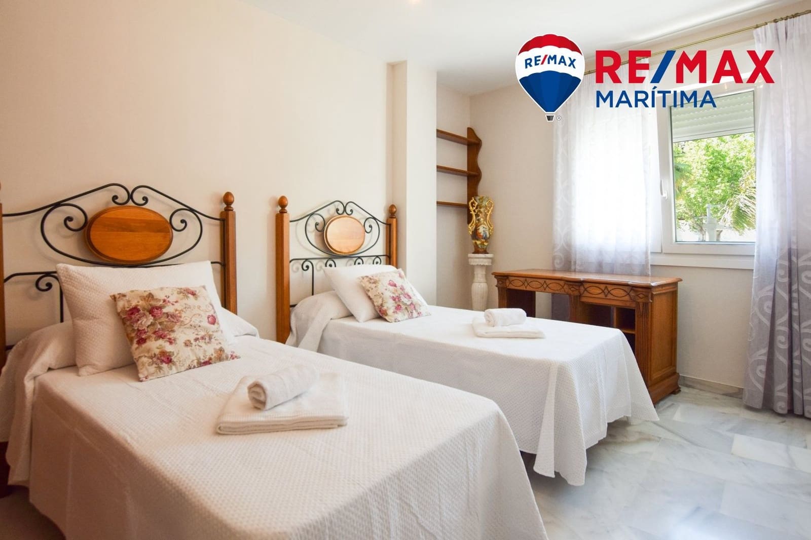 3 soveværelse Lejlighed til leje i Estepona med garage - € 1.950 (Ref: 9065282)