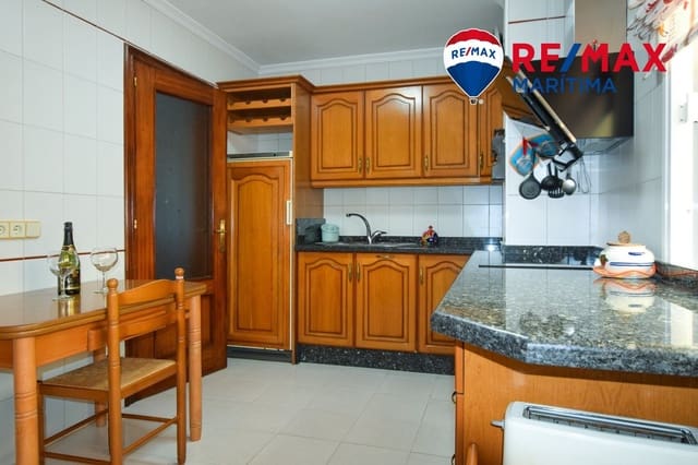 Piso de 3 habitaciones en Estepona en alquiler con garaje - 1.950 € (Ref: 9065282)