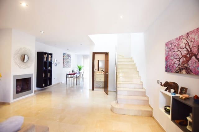 3 soveværelse Rækkehus til salg i Bel-Air, Estepona med swimmingpool - € 372.000 (Ref: 9065291)