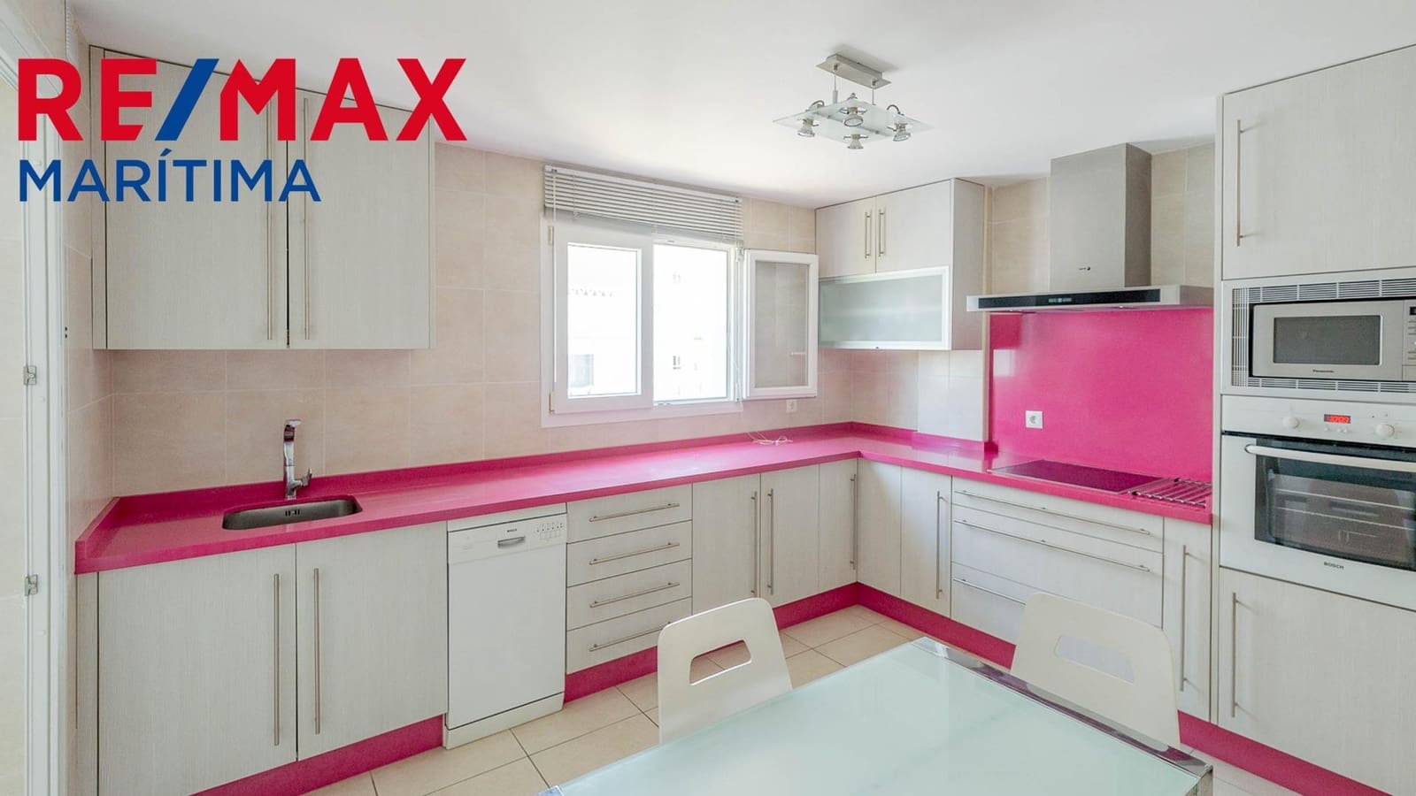 4 camera da letto Appartamento in vendita in Nueva Andalucia con garage - 450.000 € (Rif: 9065293)