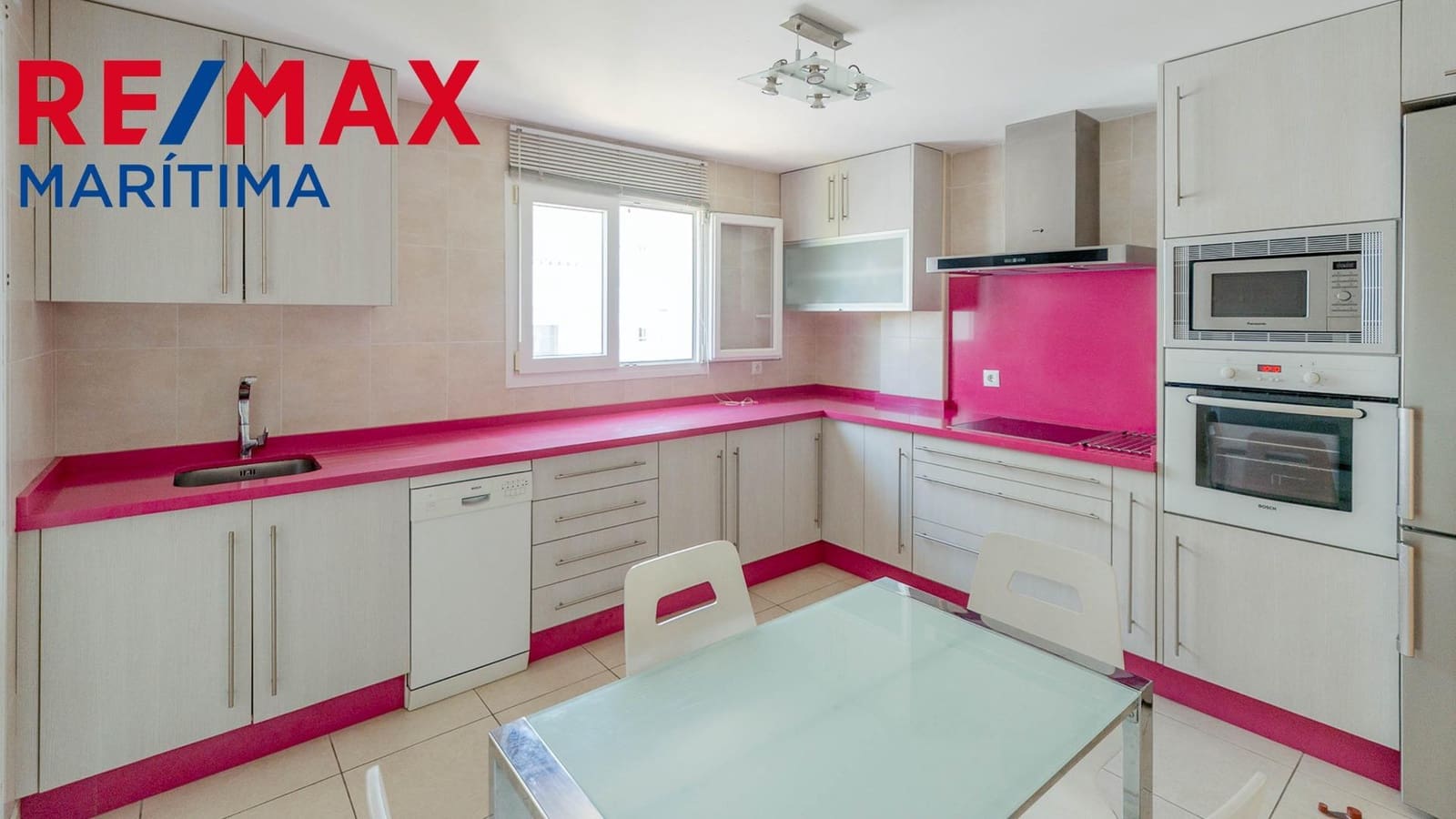 4 camera da letto Appartamento in vendita in Nueva Andalucia con garage - 450.000 € (Rif: 9065293)