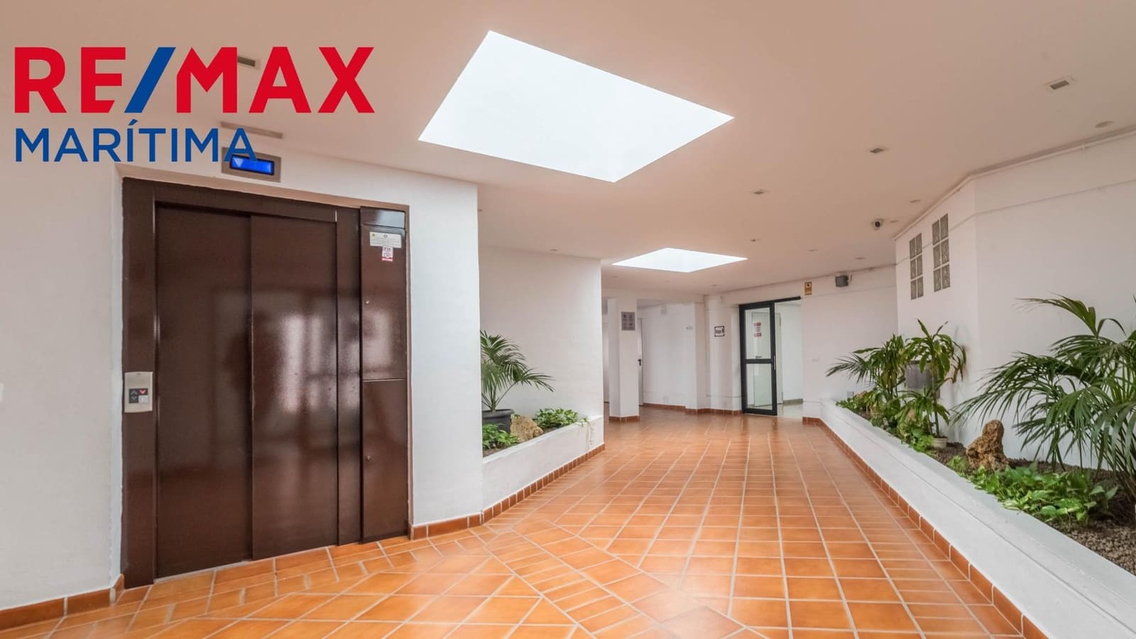 4 camera da letto Appartamento in vendita in Nueva Andalucia con garage - 450.000 € (Rif: 9065293)