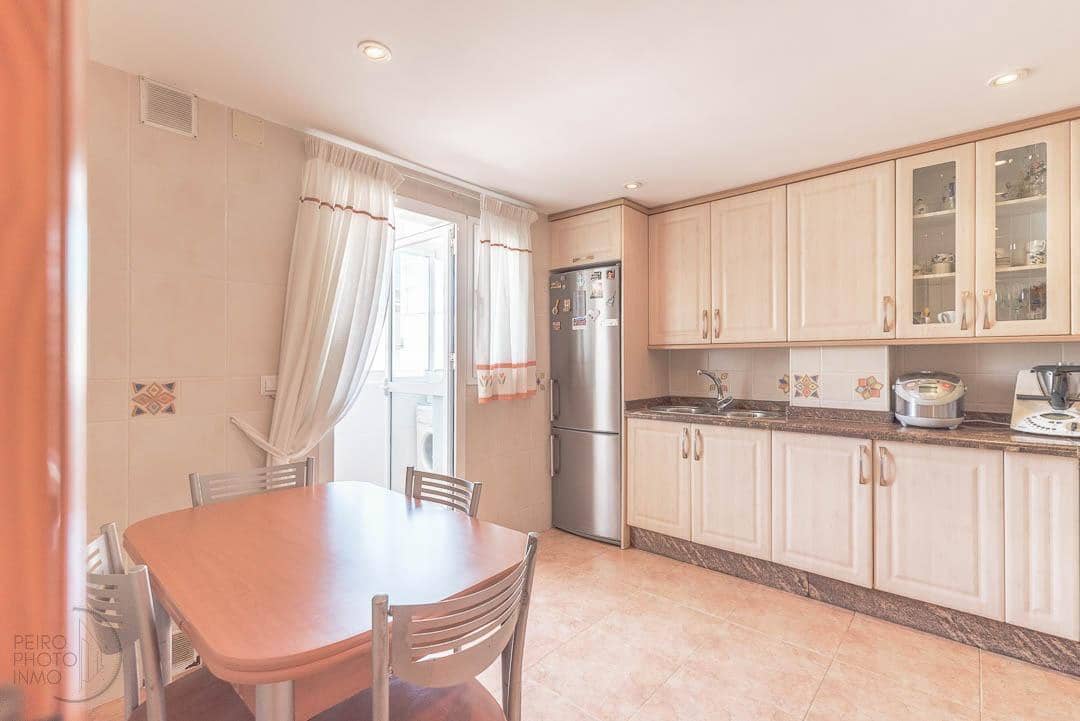 3 bedroom Penthouse for sale in Estepona with garage - € 565,000 (Ref: 9107156)