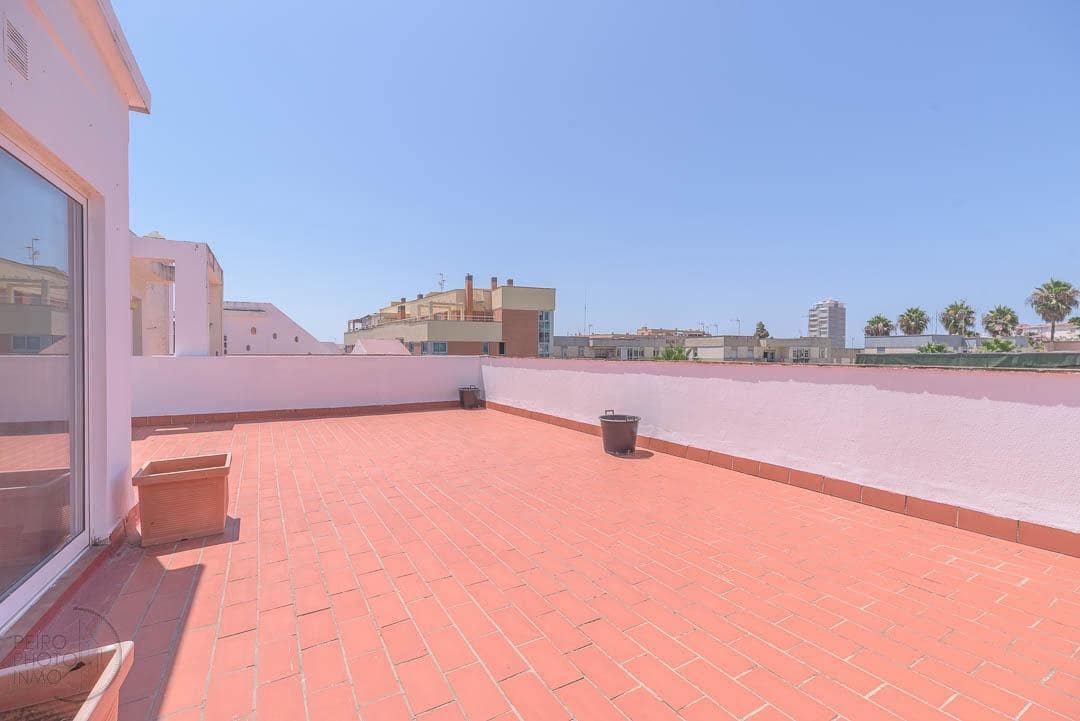 3 bedroom Penthouse for sale in Estepona with garage - € 565,000 (Ref: 9107156)