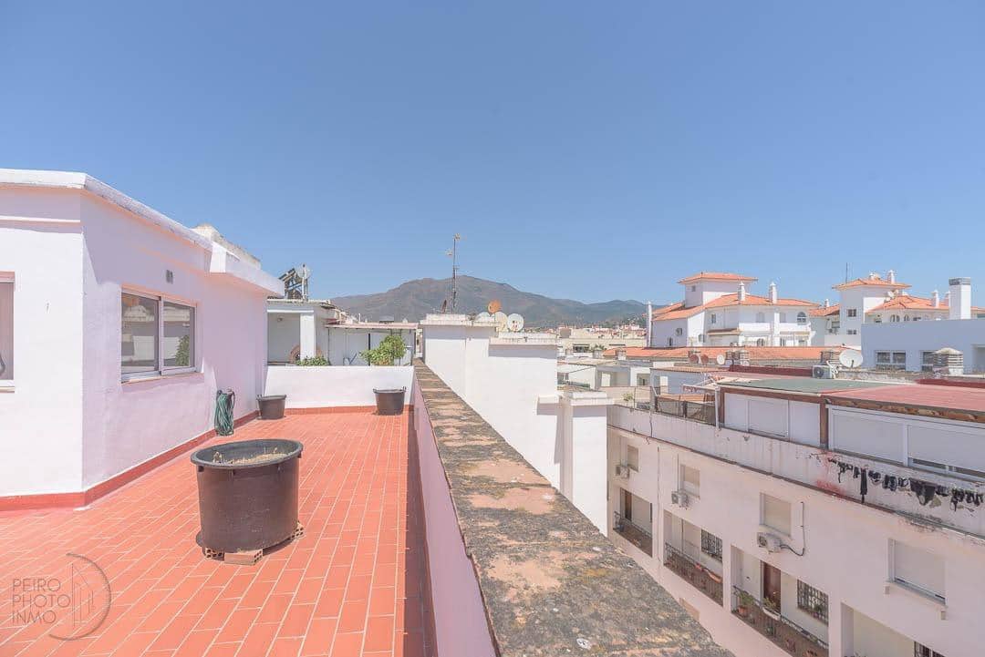 3 bedroom Penthouse for sale in Estepona with garage - € 565,000 (Ref: 9107156)