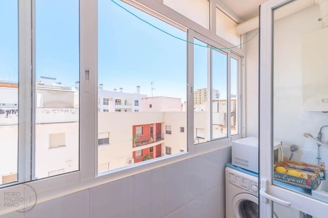 3 bedroom Penthouse for sale in Estepona with garage - € 565,000 (Ref: 9107156)