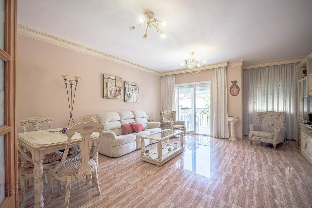 3 bedroom Penthouse for sale in Estepona with garage - € 565,000 (Ref: 9107156)