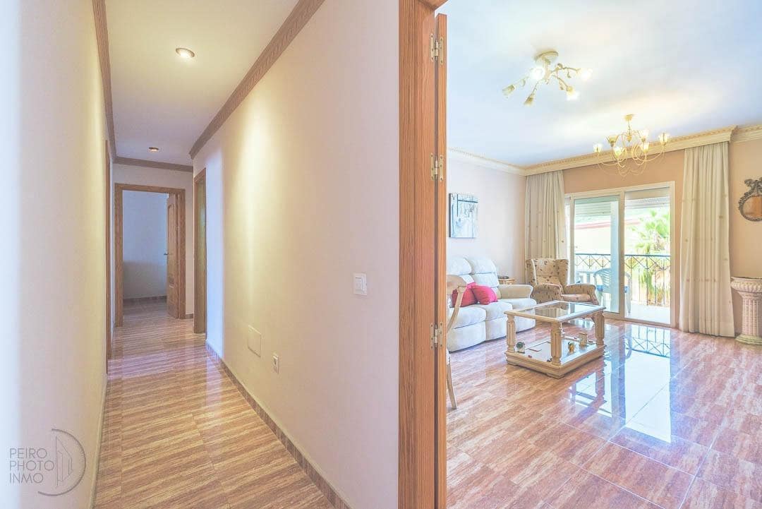 3 bedroom Penthouse for sale in Estepona with garage - € 565,000 (Ref: 9107156)