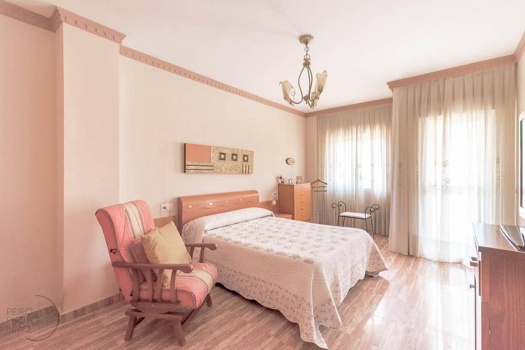 3 bedroom Penthouse for sale in Estepona with garage - € 565,000 (Ref: 9107156)