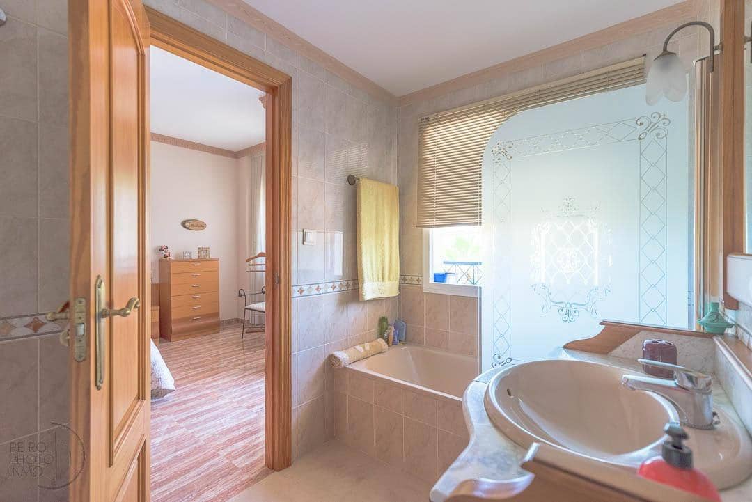 3 bedroom Penthouse for sale in Estepona with garage - € 565,000 (Ref: 9107156)