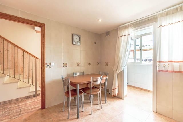 3 bedroom Penthouse for sale in Estepona with garage - € 565,000 (Ref: 9107156)