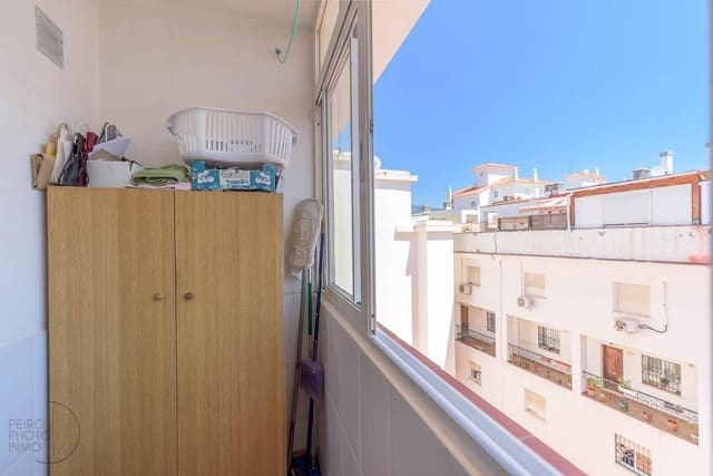3 bedroom Penthouse for sale in Estepona with garage - € 565,000 (Ref: 9107156)