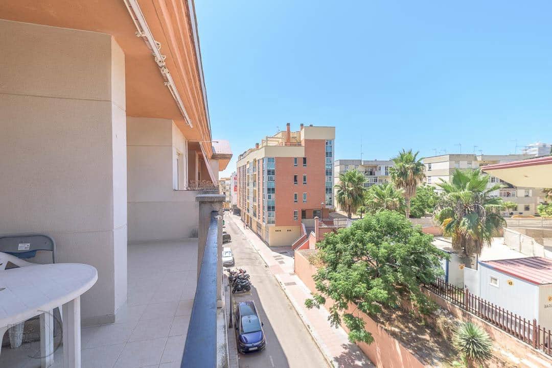 3 bedroom Penthouse for sale in Estepona with garage - € 565,000 (Ref: 9107156)