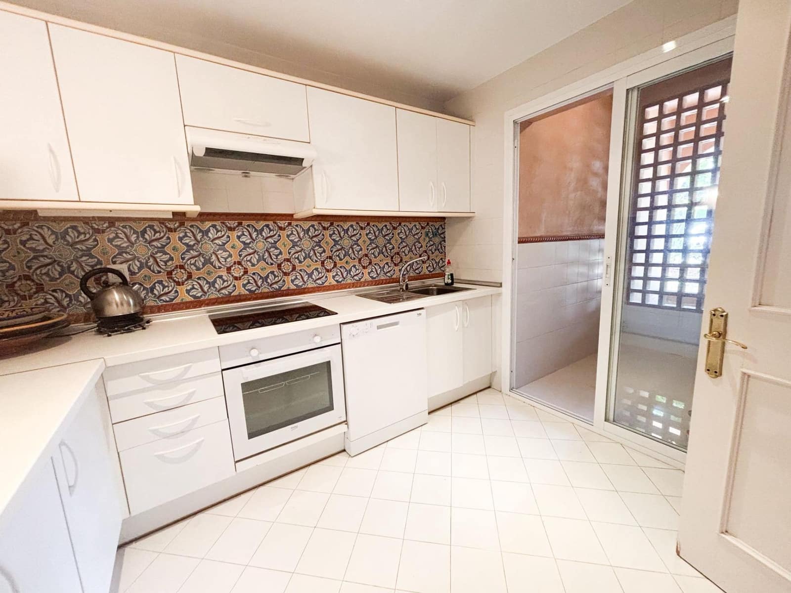 2 bedroom Flat for sale in Atalaya-Isdabe with pool - € 363,000 (Ref: 9125172)