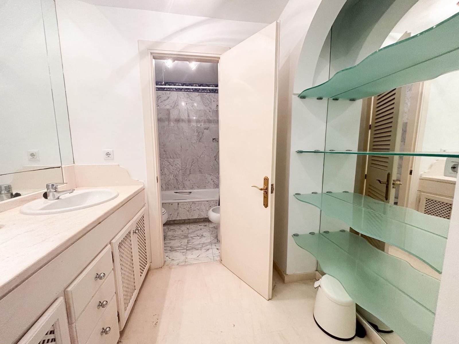 2 bedroom Flat for sale in Atalaya-Isdabe with pool - € 363,000 (Ref: 9125172)