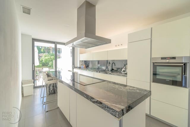 3 bedroom Terraced Villa for rent in Benahavís with garage - € 4,800 (Ref: 9226715)