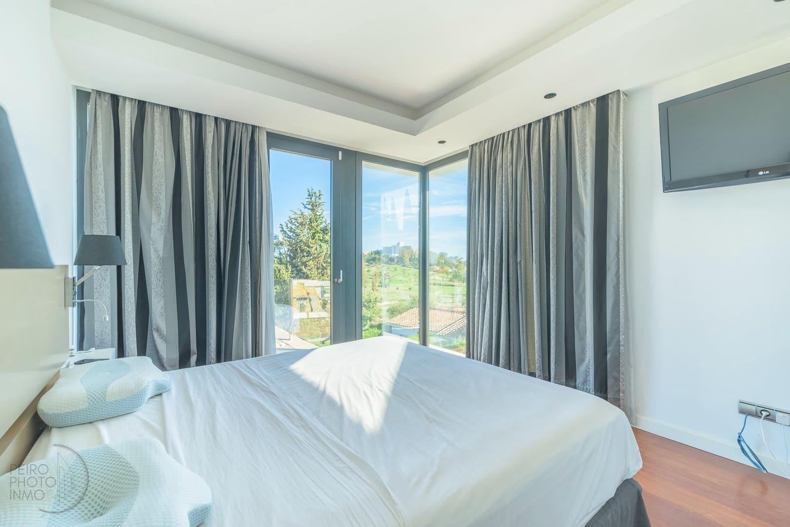 Villa/Maison Mitoyenne de 3 chambres à louer à Benahavis avec garage - 4 800 € (Ref: 9226715)