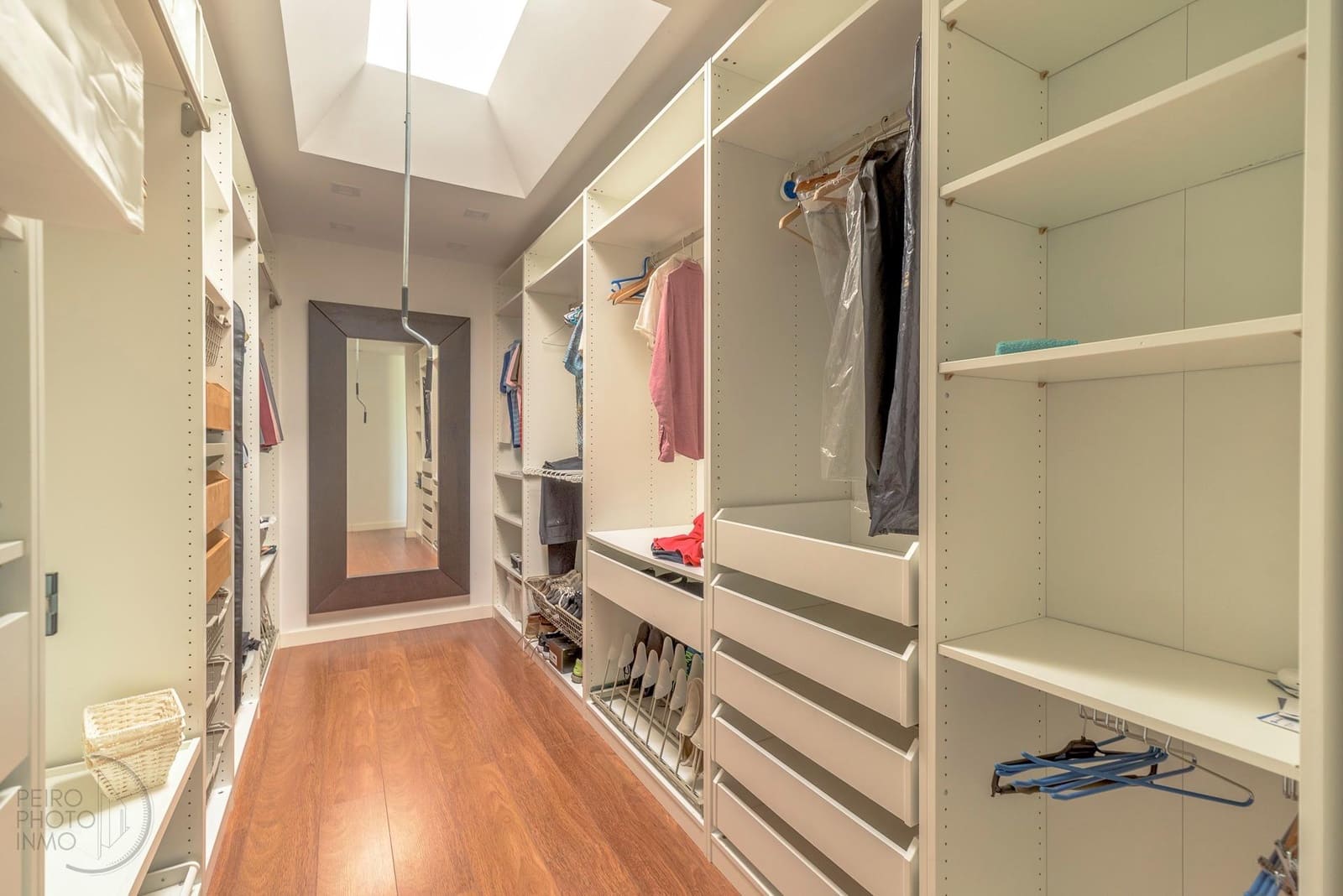 Villa/Maison Mitoyenne de 3 chambres à louer à Benahavis avec garage - 4 800 € (Ref: 9226715)