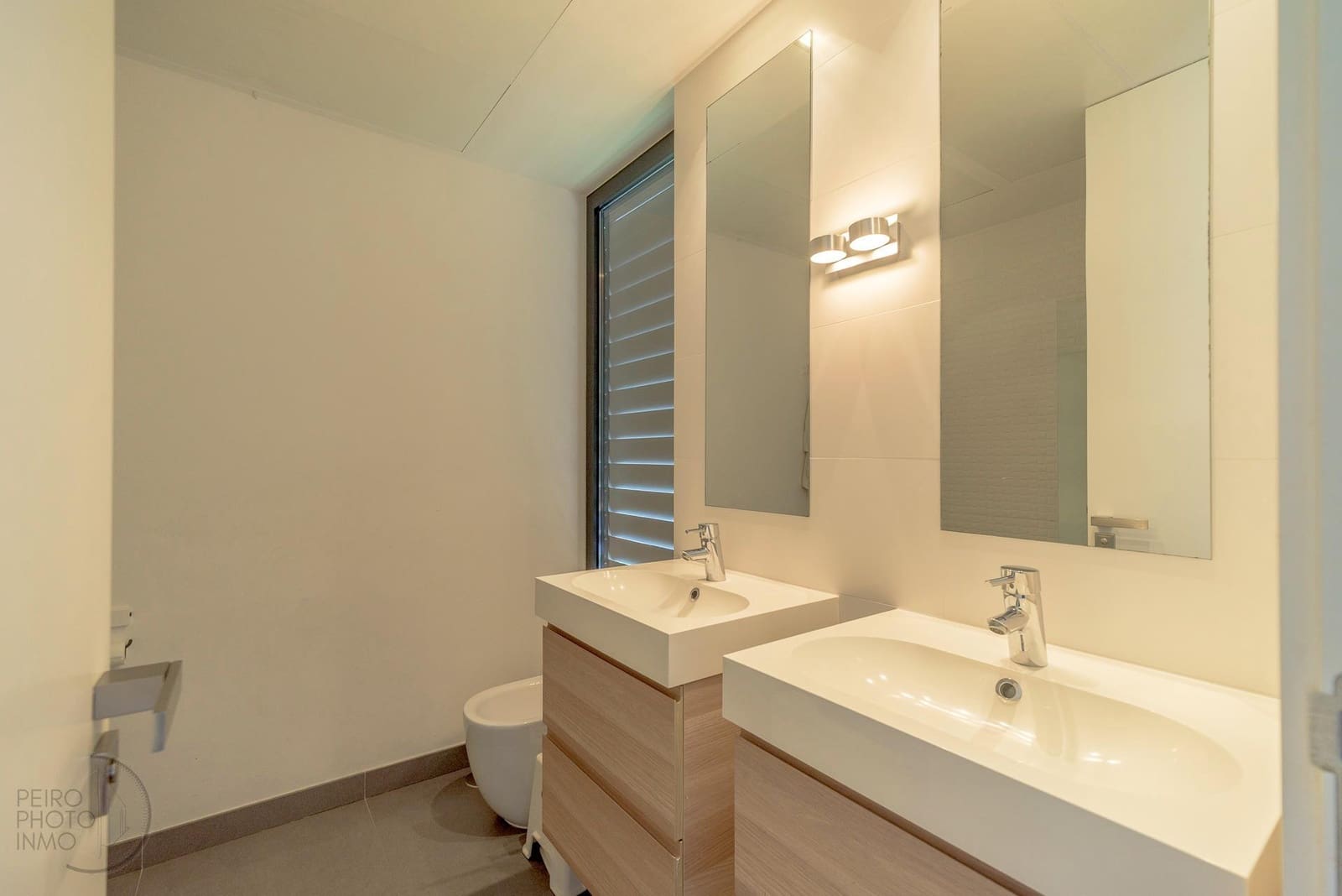 Villa/Maison Mitoyenne de 3 chambres à louer à Benahavis avec garage - 4 800 € (Ref: 9226715)