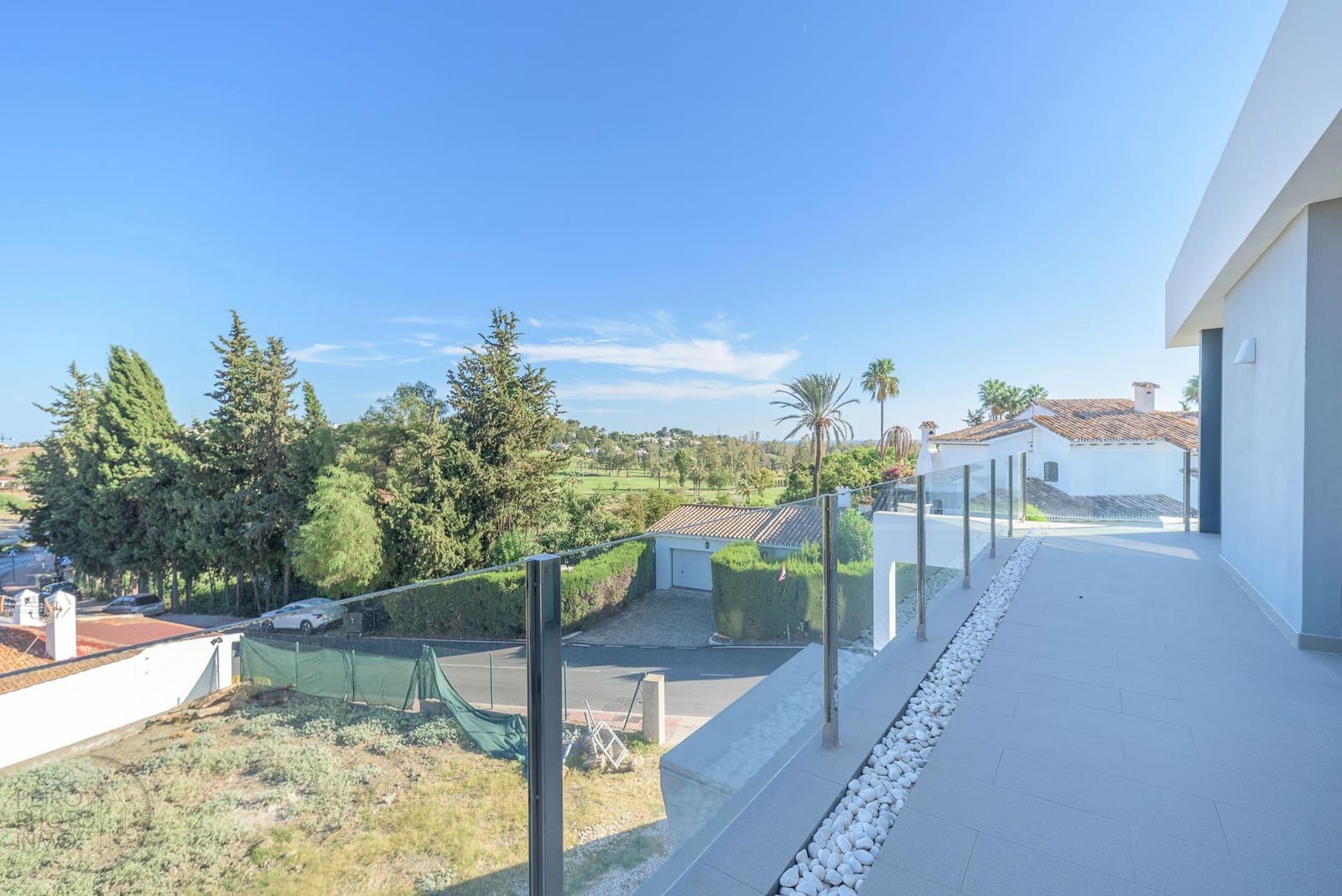 Villa/Maison Mitoyenne de 3 chambres à louer à Benahavis avec garage - 4 800 € (Ref: 9226715)