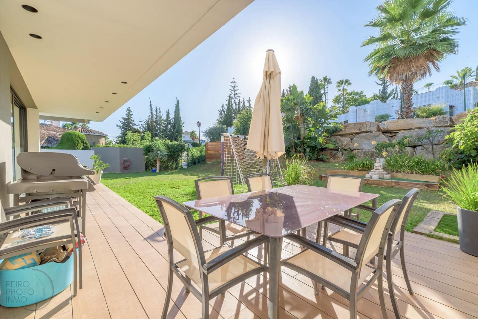 Villa/Maison Mitoyenne de 3 chambres à louer à Benahavis avec garage - 4 800 € (Ref: 9226715)
