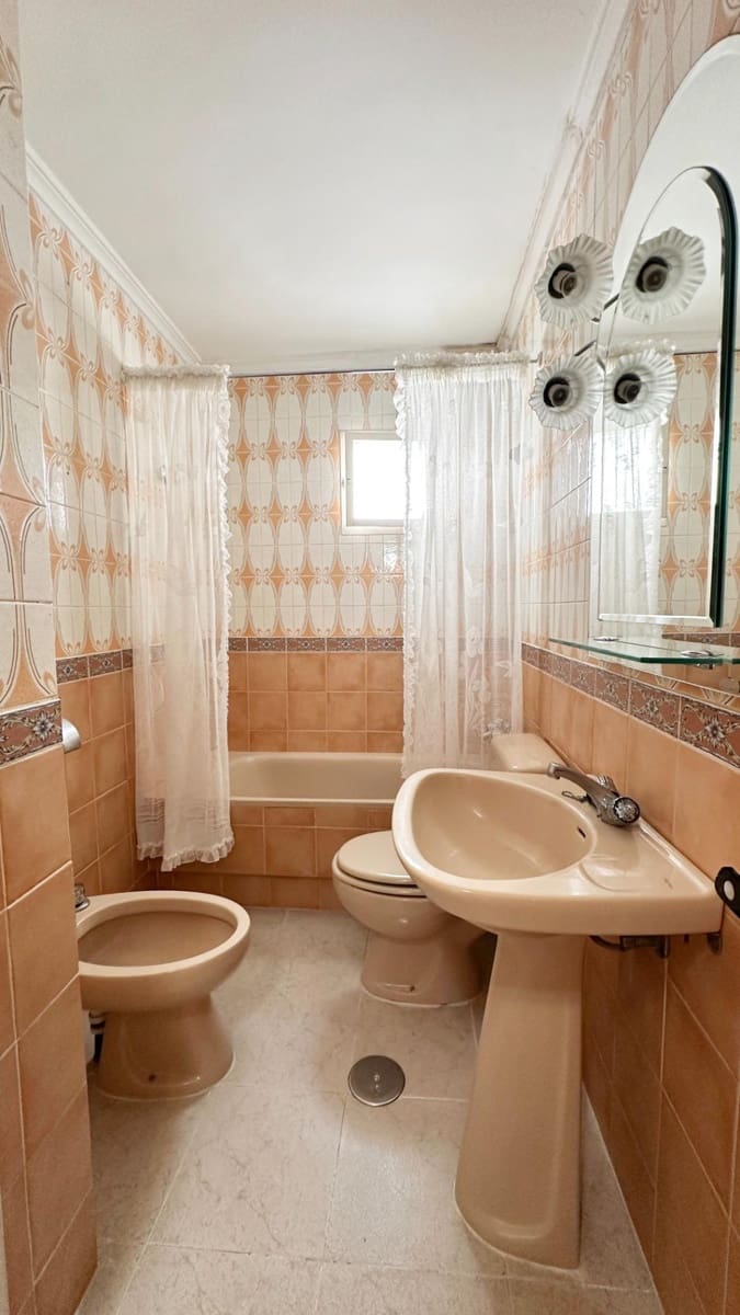 Piso de 3 habitaciones en Estepona en venta - 179.000 € (Ref: 9230485)